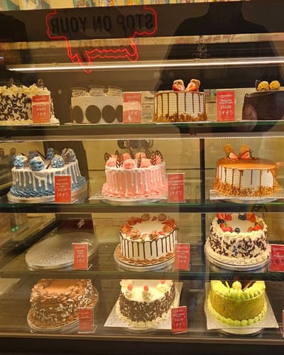 Cakes & Bakes